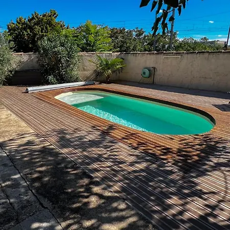 Vacation - Pool - Parking & Charging Station *