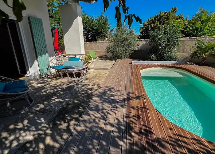 Διαμέρισμα Vacation - Pool - Parking & Charging Station *