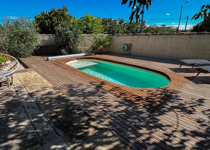 Vacation - Pool - Parking & Charging Station *