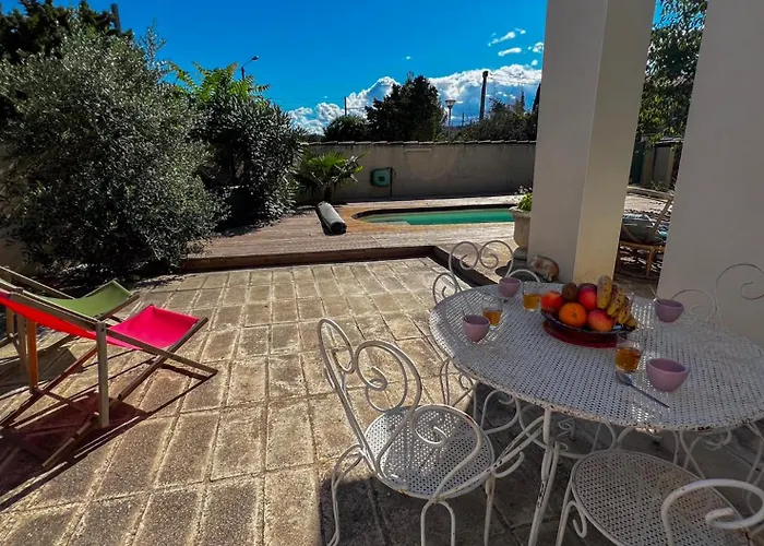 Vacation - Pool - Parking & Charging Station * Villeneuve-lès-Avignon